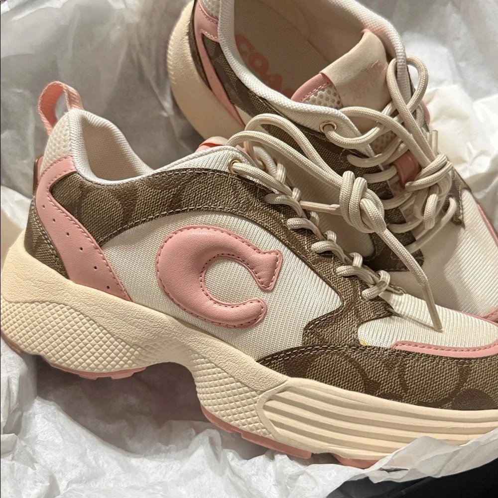 Coach sneakers pink and cream color with classic coach symbol in good condition - Picture 2 of 5